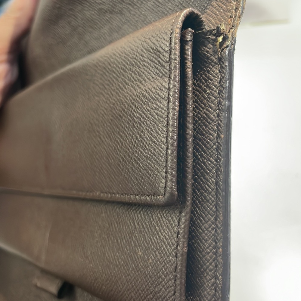 Louis Vuitton Damier Ebene International Wallet - Picture 6 of 6